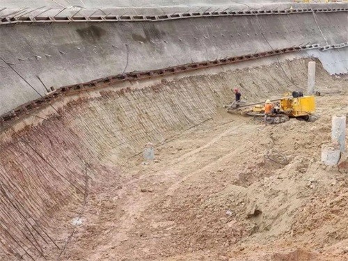 安龙基坑边坡加固